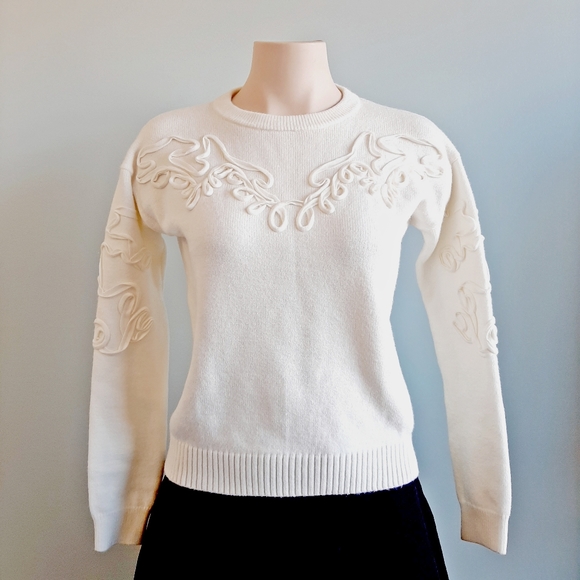 🅱️🅾️G🅾️ Cream long sleeve ribbon embroid sweater - Picture 1 of 4